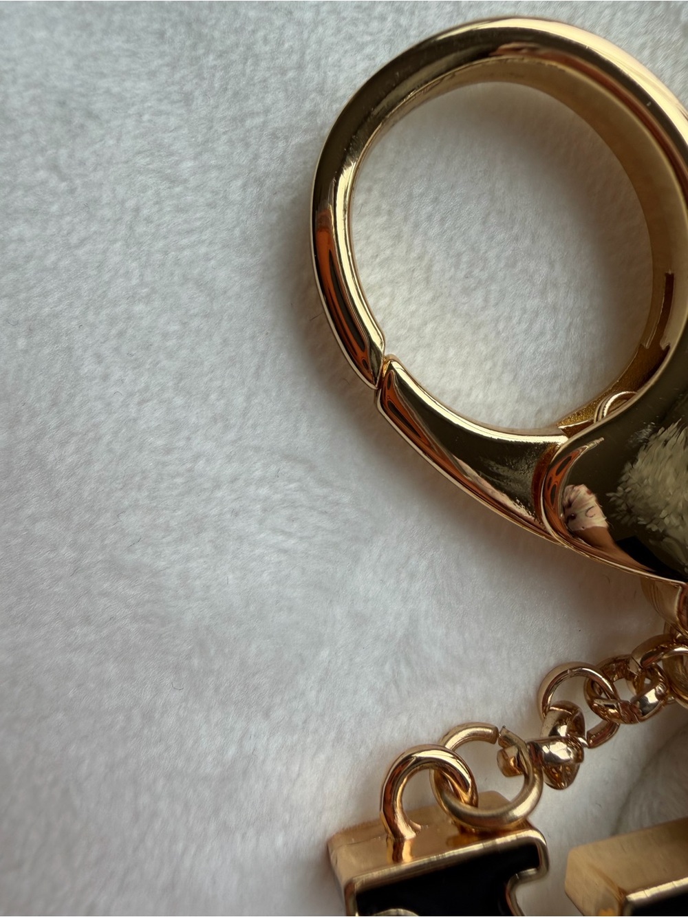 Gold Tone Fashion Bag Charm Keychain Statement Accessory New - Picture 6 of 8